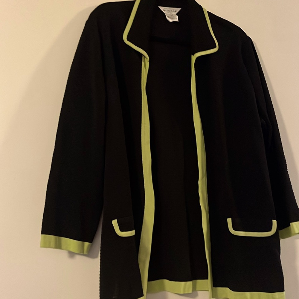 Exclusively Misook Woman 1X Cardigan